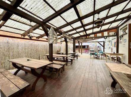 Pronájem - obchodní prostor, 166 m²