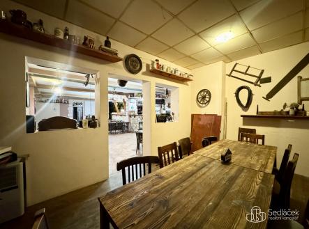 Pronájem - obchodní prostor, 166 m²