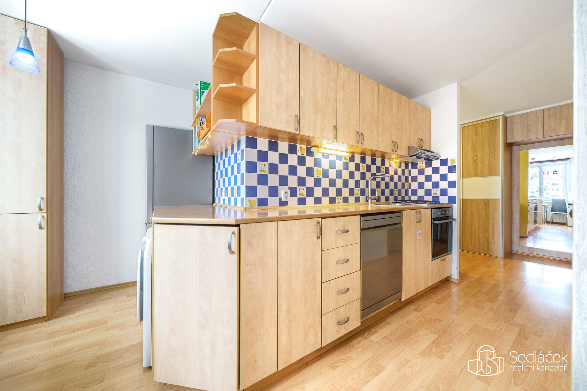 Byt 3+1 se zaskl. balkonem v Sokolově, ul. Seifertova