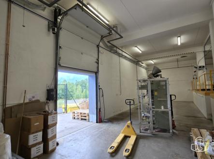 Pronájem - komerční objekt, výroba, 876 m²