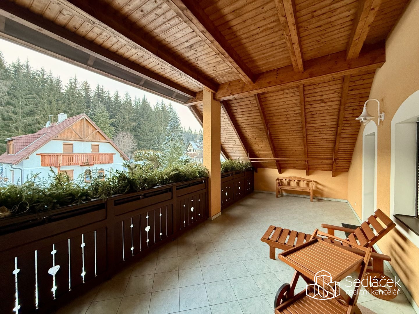 Pronájem prostorného bytu 3+1, 120 m² + terasa 40 m², Valy u Mariánských Lázní