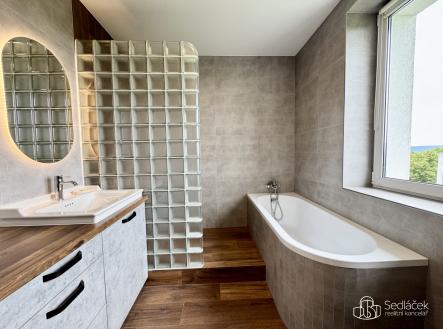 Pronájem bytu, 3+kk, 66 m²