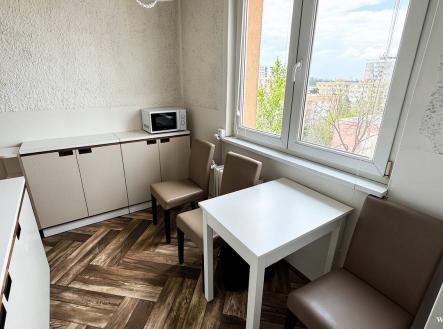 Bez popisku | Pronájem bytu, 2+1, 56 m²