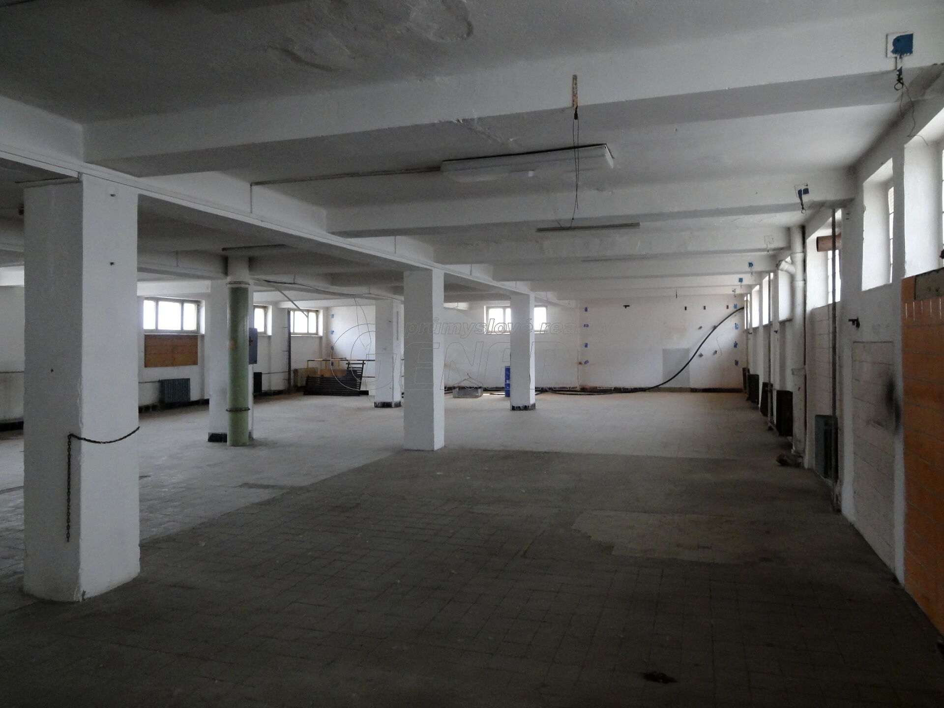 Pronájem nebytových ploch 2.200 m2 v provozní budově