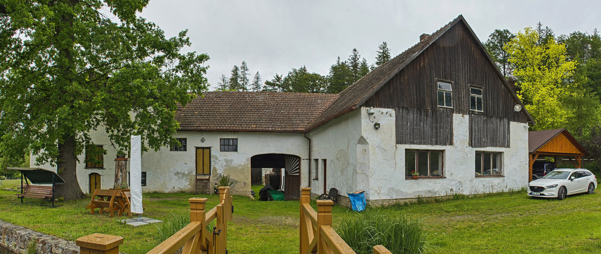 Areál Radňovského mlýna s rybníkem Hájek a lesním pozemkem - celkem 83.424 m2