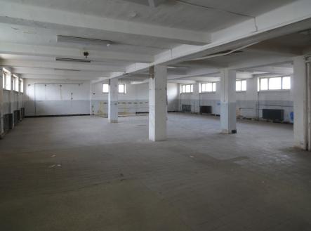 Pronájem - skladovací prostor, 2 200 m²