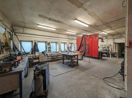 Prodej - komerční objekt, sklad, 1 600 m²