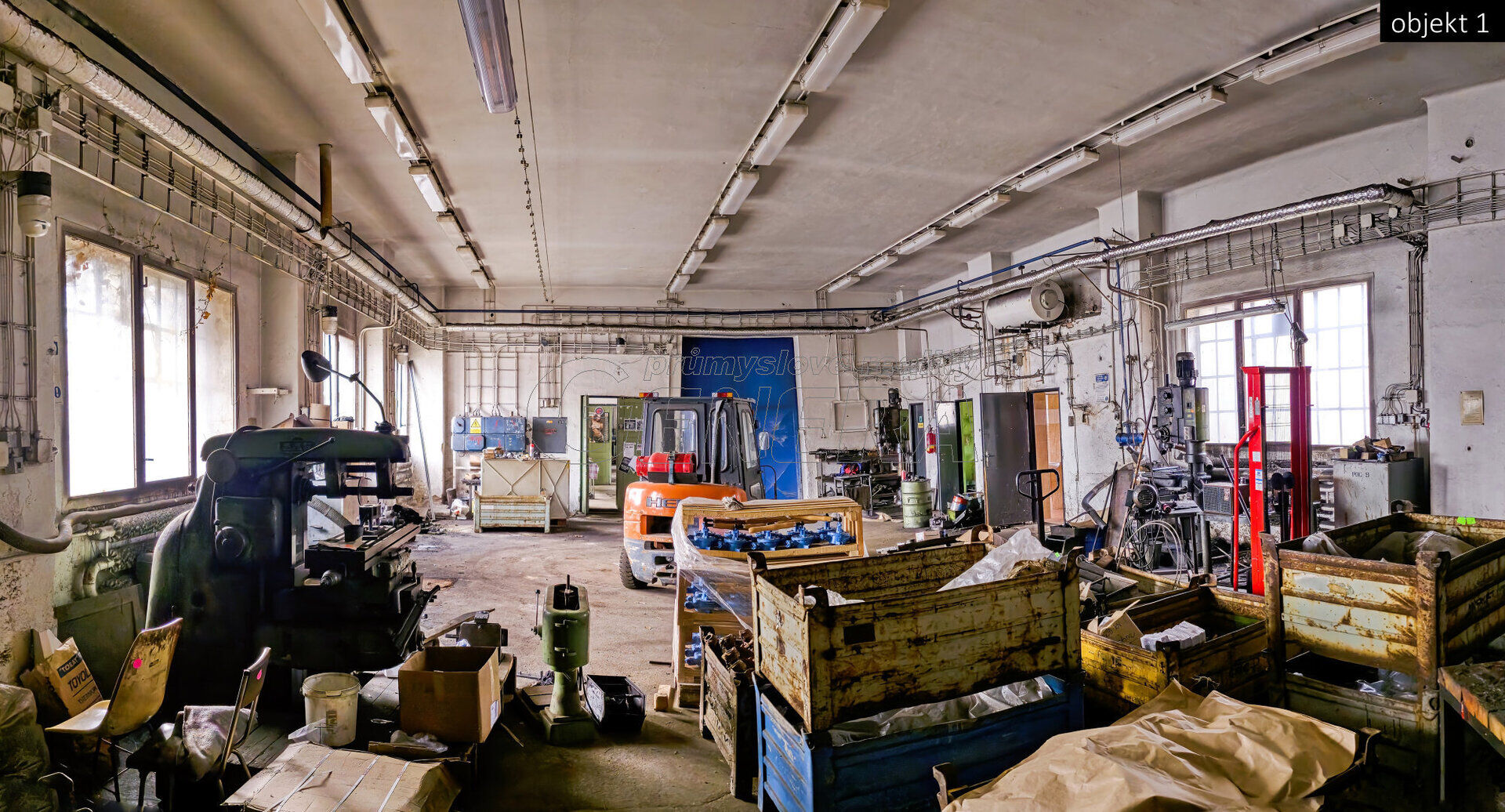Dílenský a skladovací areál o celkové podlahové ploše 1.870 m2
