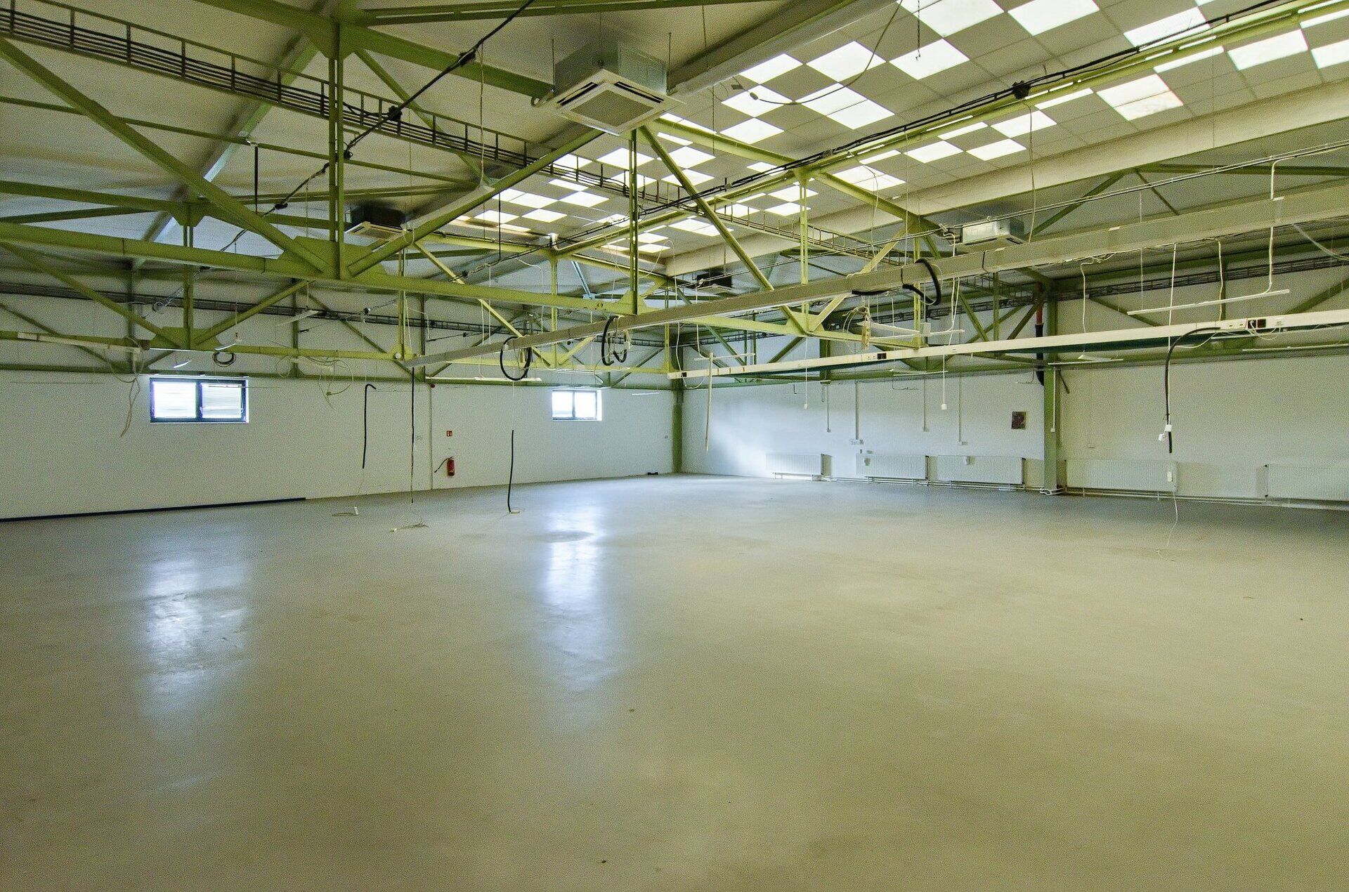 Skladovací plochy až 1.441 m2 ve II. NP