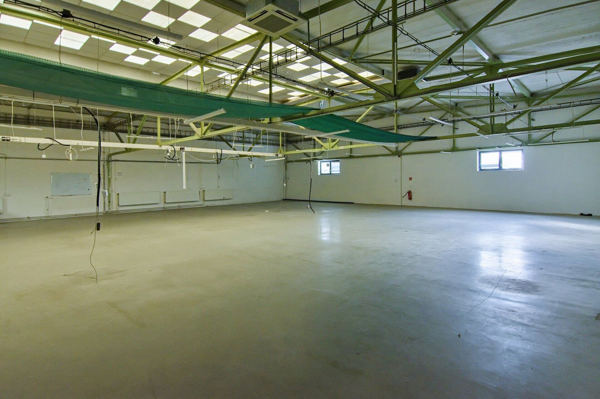 Skladovací plochy až 1.441 m2 ve II. NP