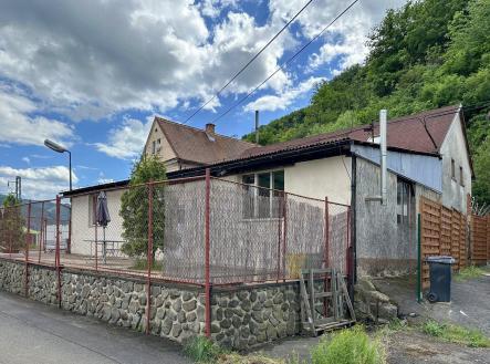 Prodej - komerční objekt, sklad, 190 m²