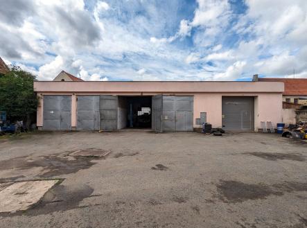 Prodej - komerční objekt, sklad, 900 m²