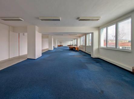 Pronájem - kanceláře, 400 m²