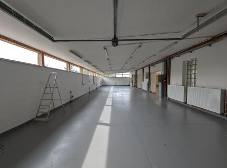 Pronájem - komerční objekt, výroba, 538 m²