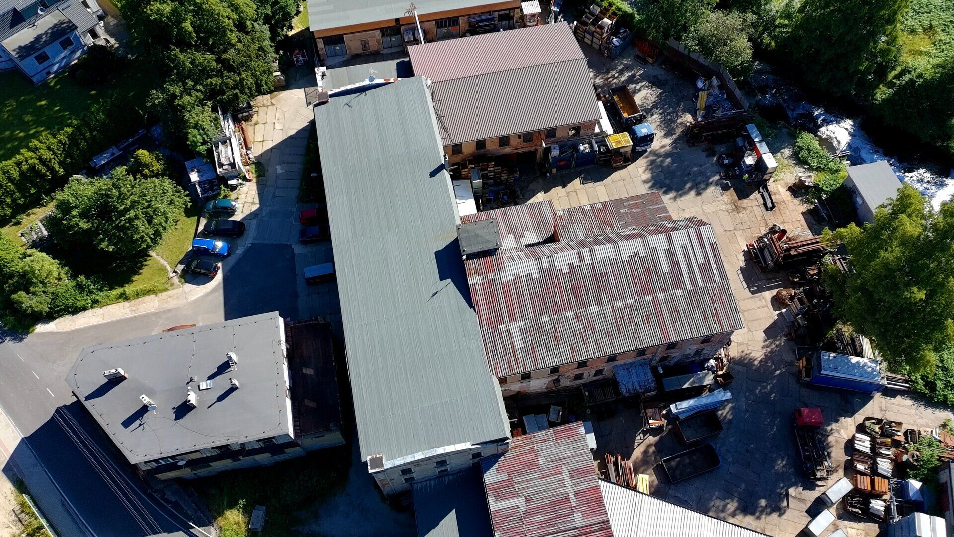 Výrobně-skladovací areál firmy zabývající se likvidací odpadů