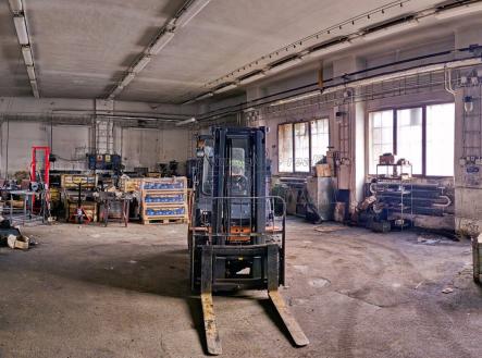 Pronájem - komerční objekt, výroba, 1 870 m²