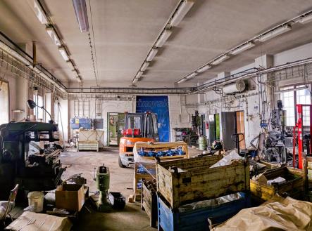 Pronájem - komerční objekt, výroba, 1 870 m²