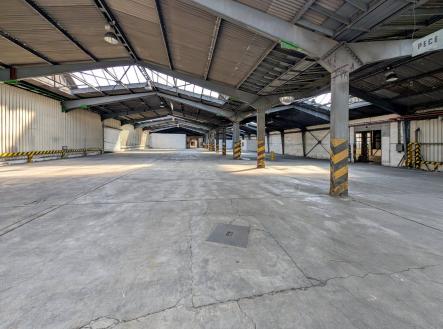 Pronájem - komerční objekt, sklad, 1 599 m²