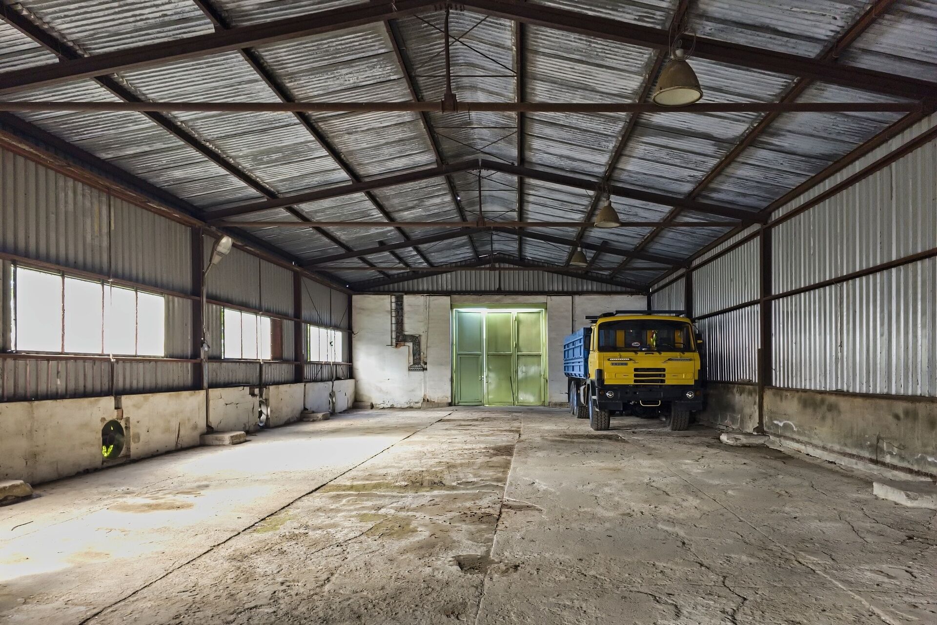 Ocelová skladová hala o ploše 695 m2