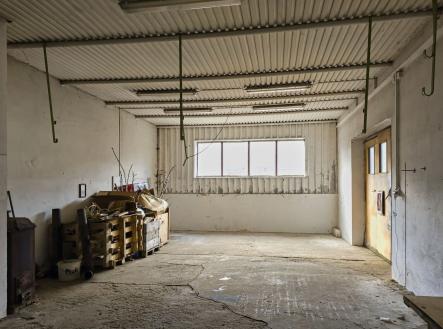 Pronájem - komerční objekt, sklad, 695 m²