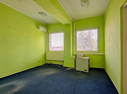 Pronájem - kanceláře, 233 m²