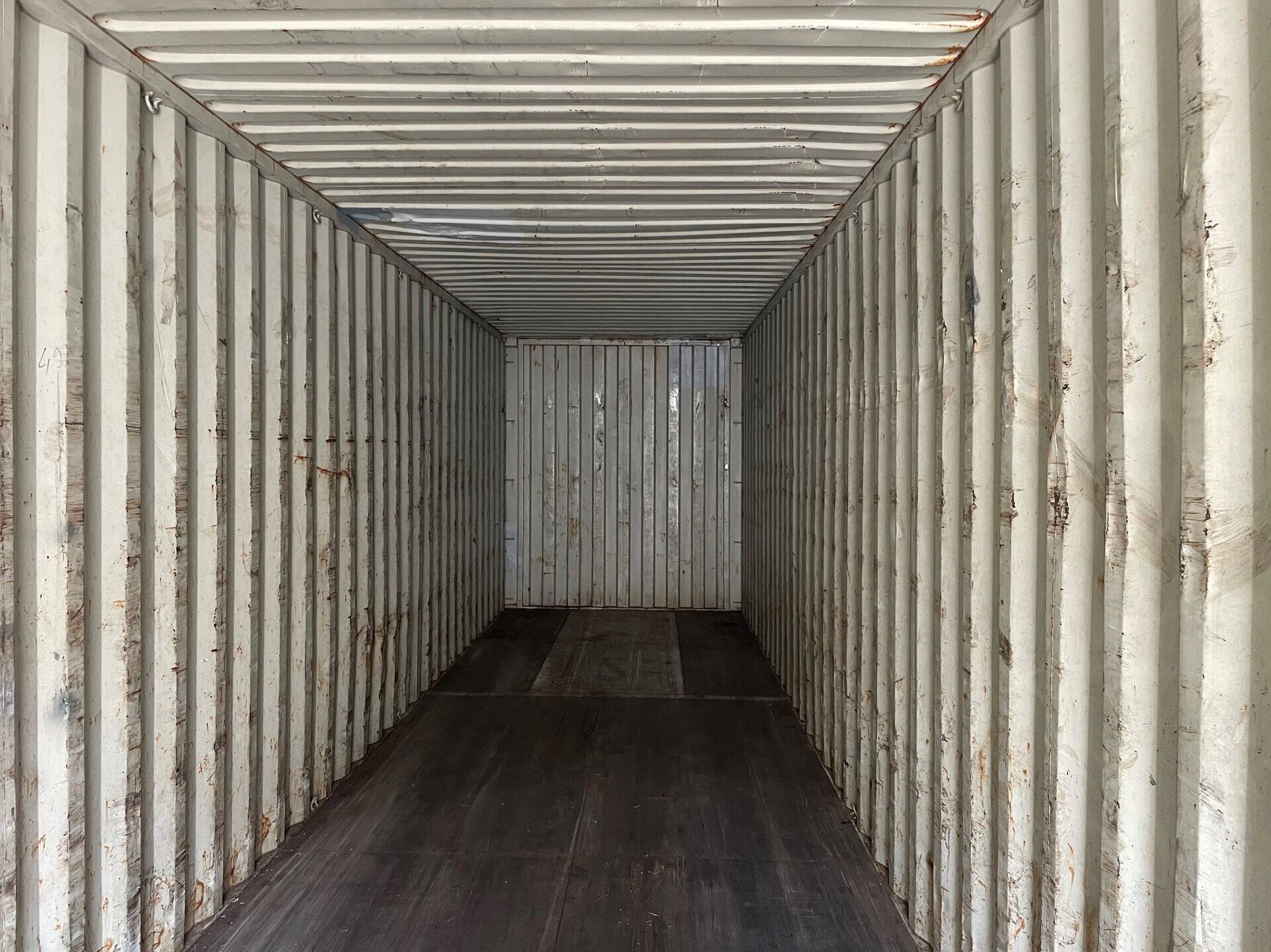 Pronájem 1 až 5 skladů o ploše á 28 m2 (Lodní kontejnery 40 HS)