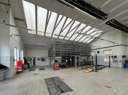 Prodej - komerční objekt, výroba, 1 500 m²