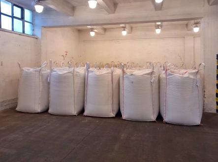 Pronájem - skladovací prostor, 910 m²