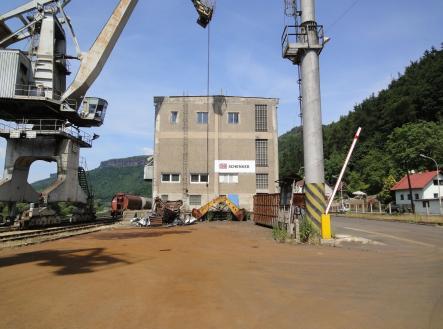 Pronájem - skladovací prostor, 890 m²