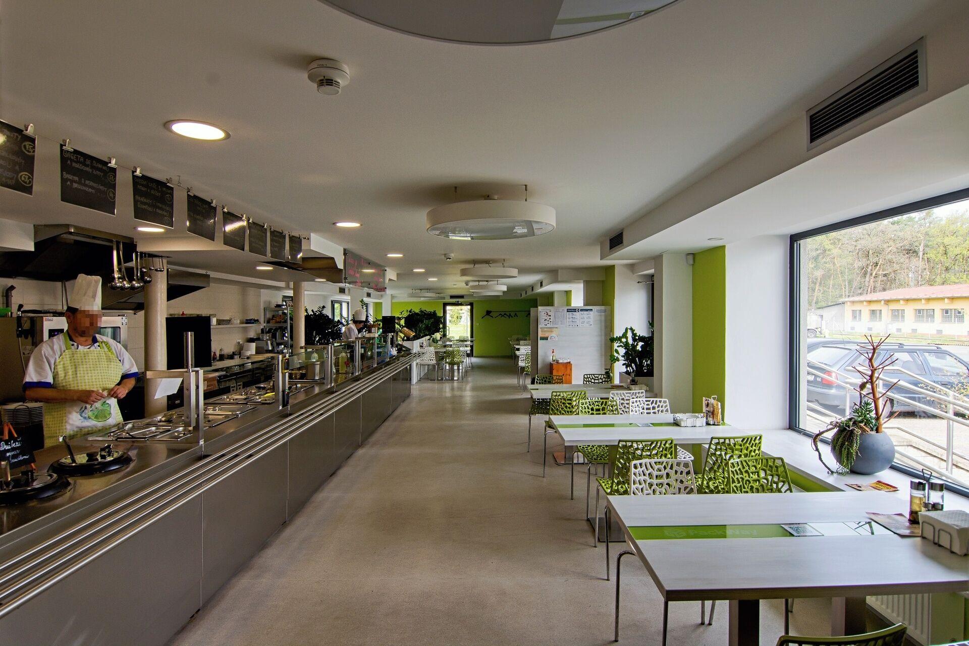 Kanceláře o celkové výměře až 182 m2 s parkováním