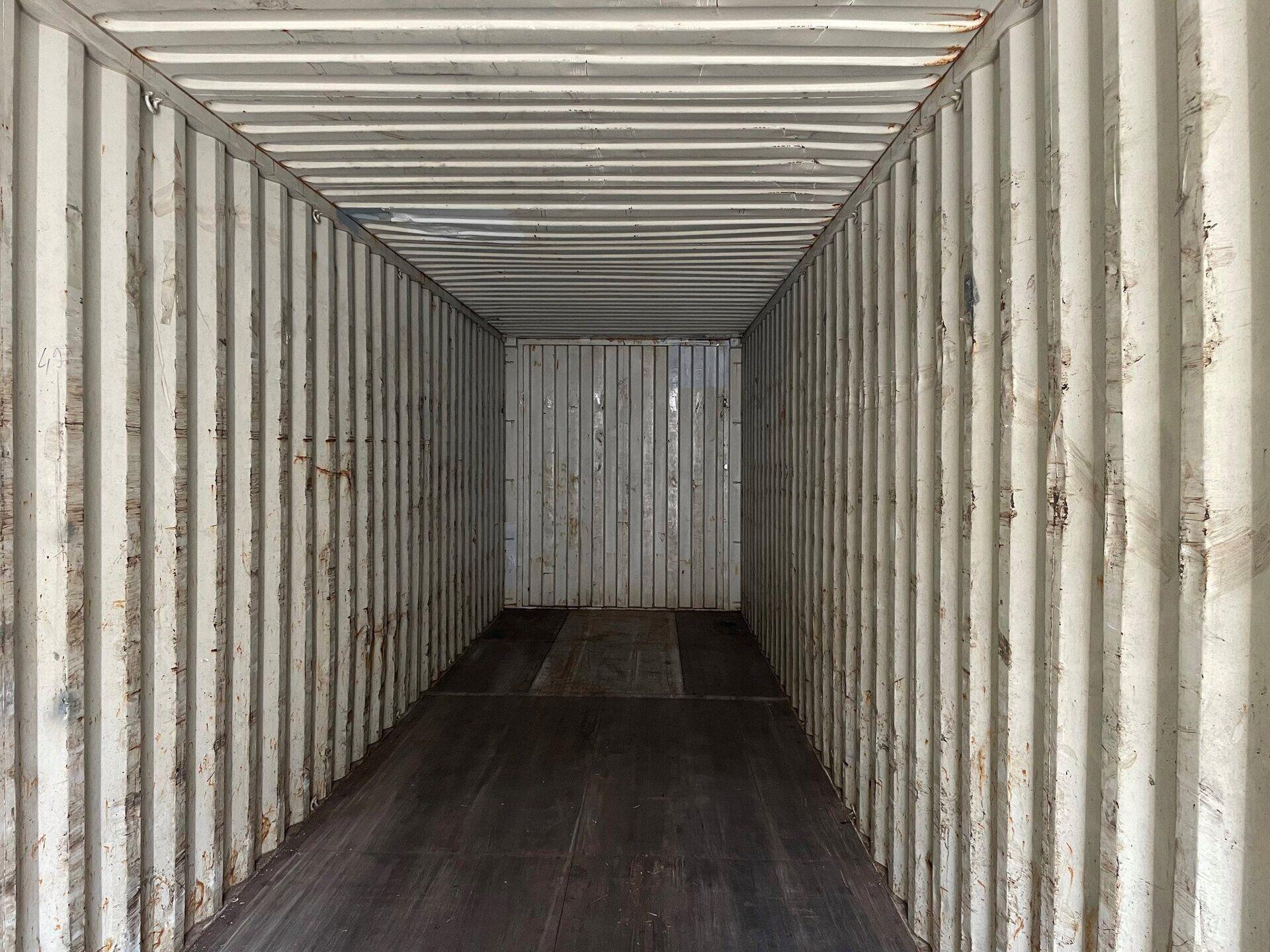 Pronájem 1 až 5 skladů o ploše á 28 m2 (Lodní kontejnery 40 HS)