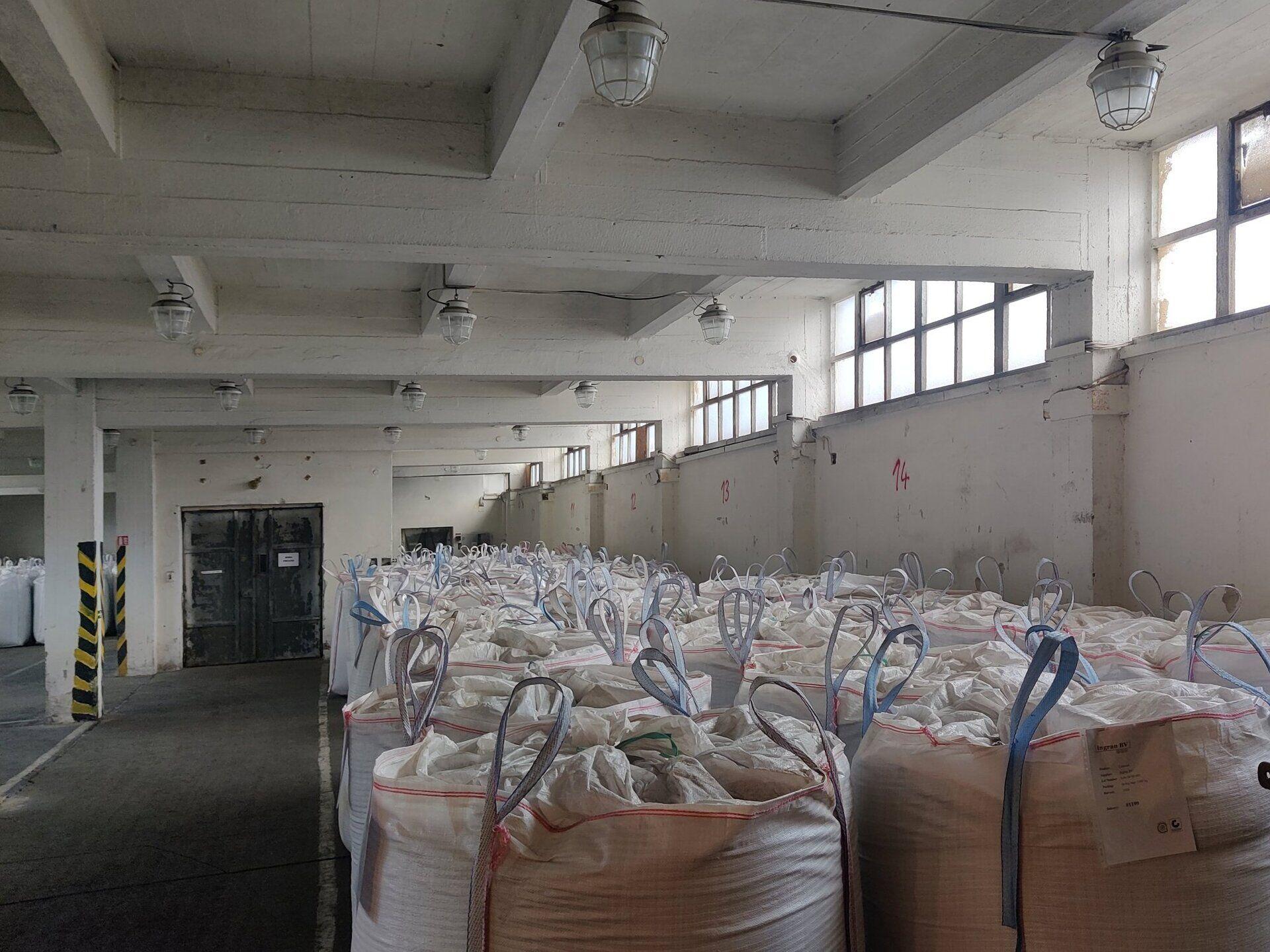 Skladové plochy o výměře 910 m2 v 1. patře průmyslové budovy (int. ozn. D)