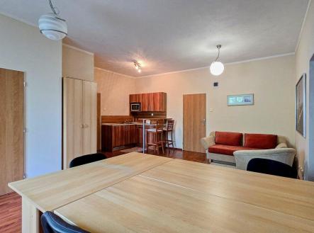 Pronájem - kanceláře, 71 m²