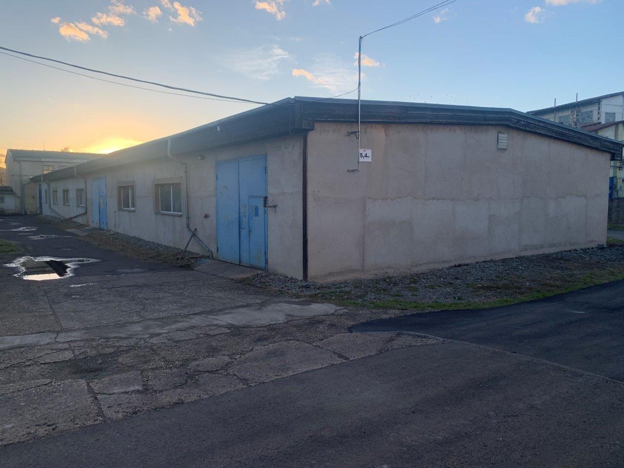 Výrobně-skladovací hala o vnitřní ploše 1.248 m2