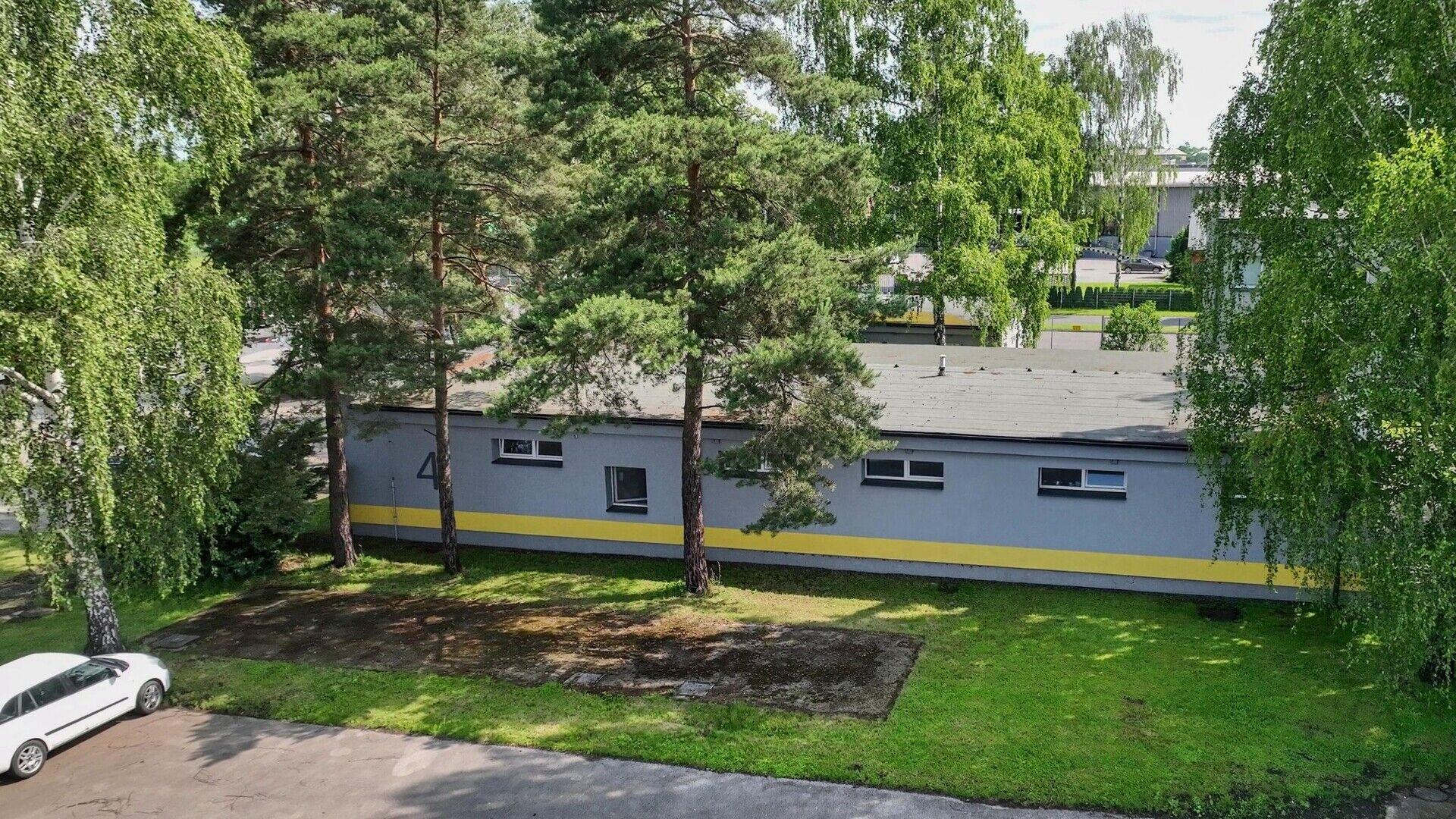 Víceúčelová budova 344 m2 s možností venkovního skladování nebo dostavby skladovací haly v Karviné