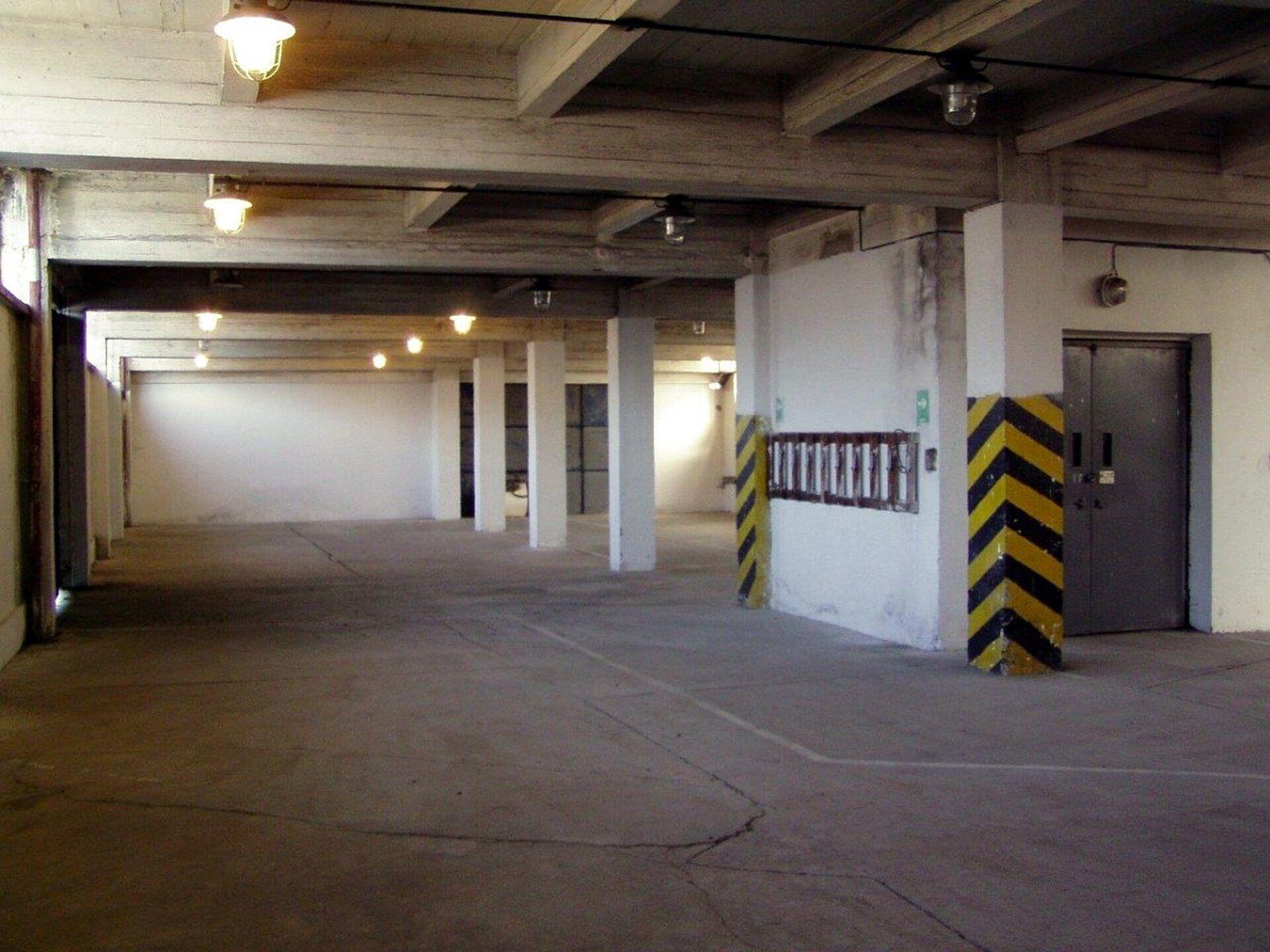 Skladové plochy o výměře 890 m2 ve 2. patře průmyslové budovy (int. ozn. D)
