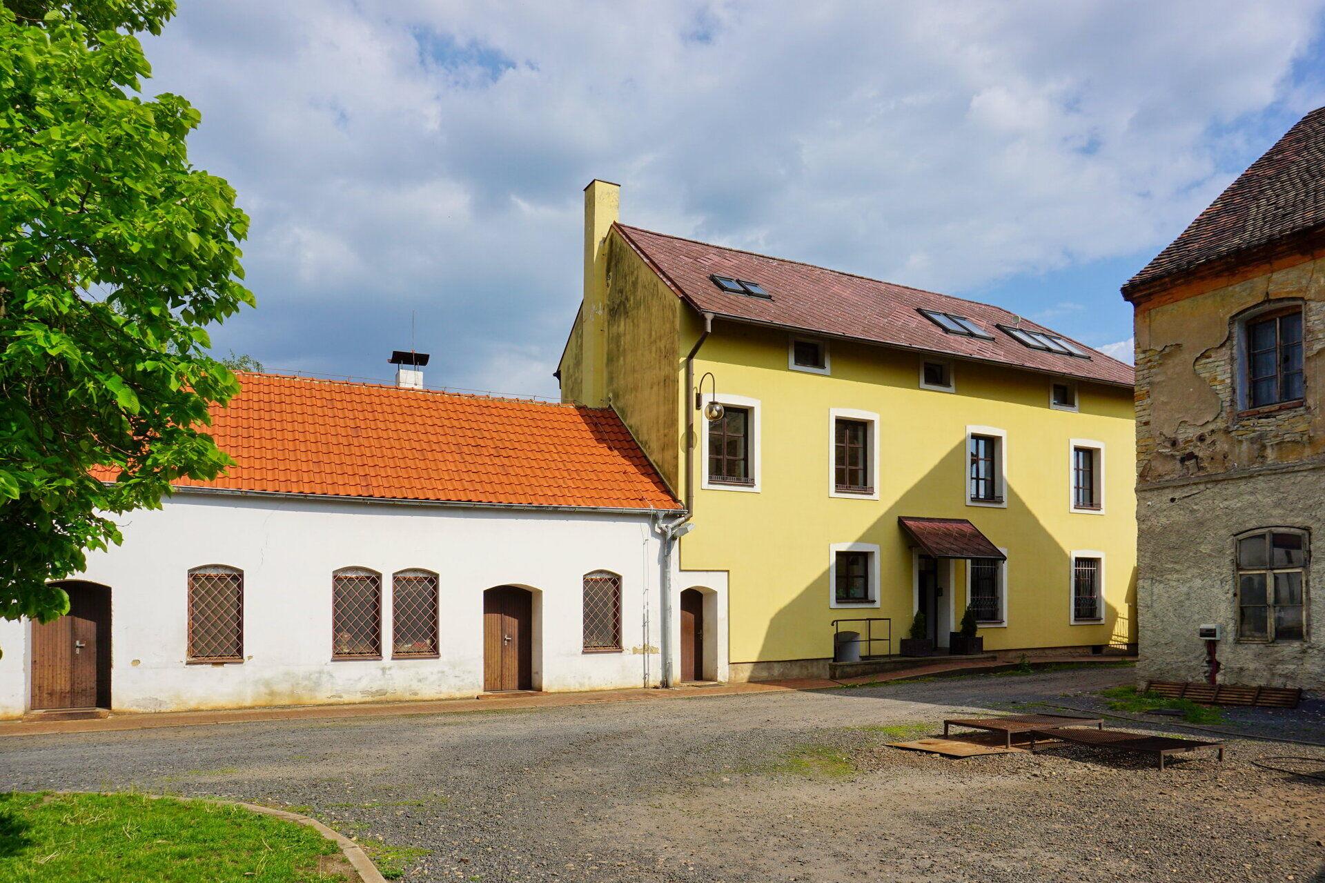 Prodej podnikatelského areálu 3.501 m2