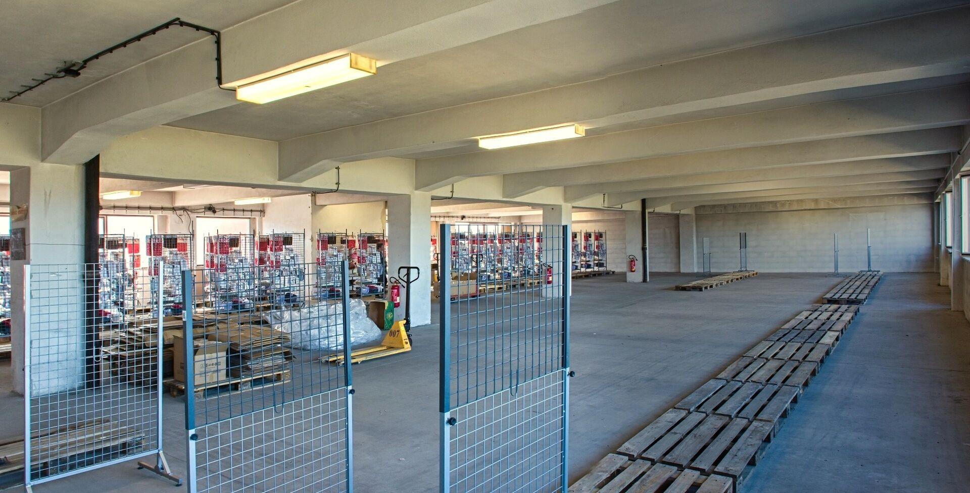 Skladovací plochy v Hradci Králové o celkové podlahové ploše 1090 m2 až 3.270 m2