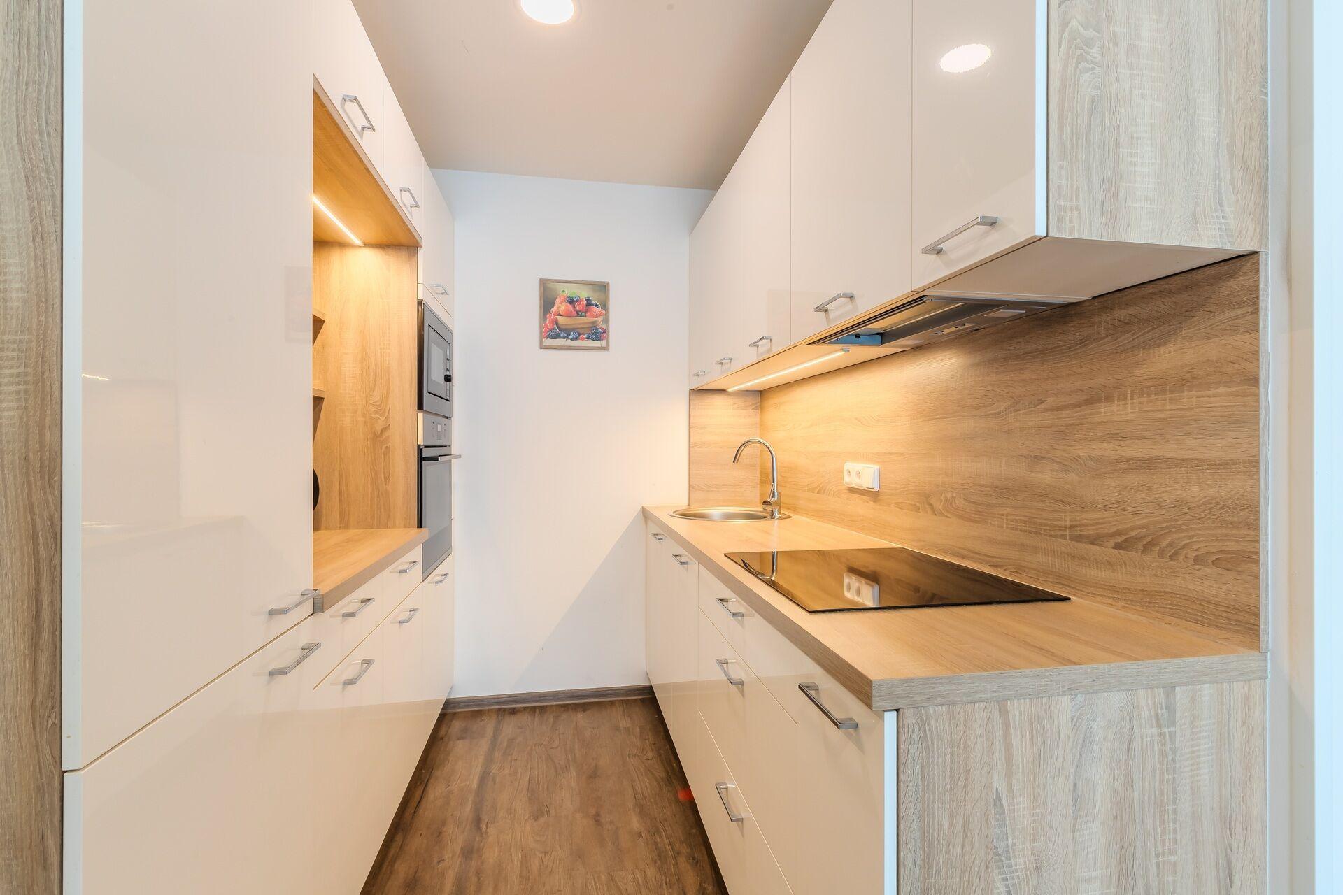 Prodej bytu 2+kk se zasklenou lodžií, Kladno – Kročehlavy, ul. Polská