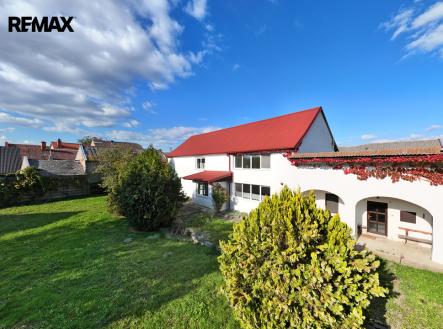 dji-fly-20251002-153230-0151-1759429812254-pano.jpg | Prodej - dům/vila, 186 m²