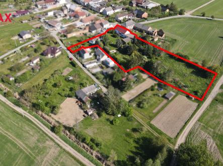 dji-fly-20240501-093510-661-1714548926694-photo-blur.jpg | Prodej - zemědělský objekt, 7 638 m²