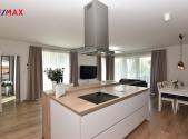 Prodej - dům/vila, 242 m²