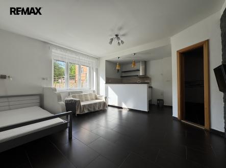 img-9852.jpeg | Prodej bytu, 1+kk, 33 m²