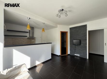 img-9861.jpeg | Prodej bytu, 1+kk, 33 m²