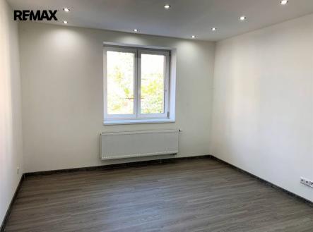 img_e1bf87c756.jpg | Pronájem bytu, 2+1, 70 m²