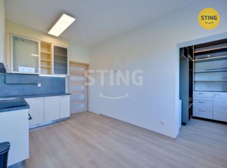 hdr byt 3 np pokoj 2 d.jpg | Prodej bytu, 2+kk, 38 m²