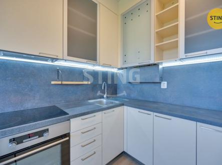 hdr byt 3 np pokoj 2 a.jpg | Prodej bytu, 2+kk, 38 m²