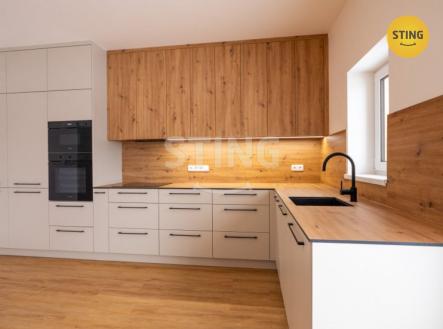 2.jpg | Prodej - dům/vila, 180 m²