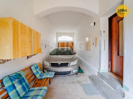 3 VSTUPNÍ CHODBA.jpg | Prodej - dům/vila, 351 m²