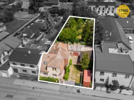 dron dům zahrada šedivo 1 blíže.jpg | Prodej - dům/vila, 250 m²